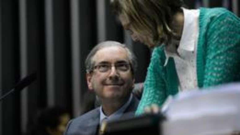 Eduardo Cunha diz que medida não cria nova regra, “apenas esclarece a regra antiga”. “Do jeito que estava, dava desculpa para lavrar auto de infração contra as igrejas"