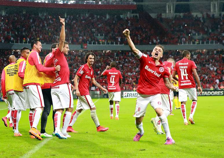 Segundo gol do Inter causou loucura no Beira-Rio