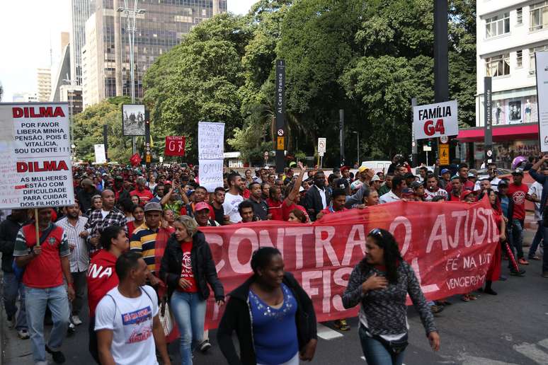 Protesto é contra cortes do governo em programas sociais