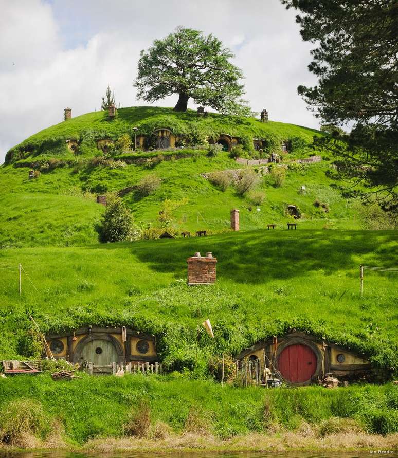 Cenário de Hobbiton, usado nos filmes Senhor dos Anéis e O Hobbit