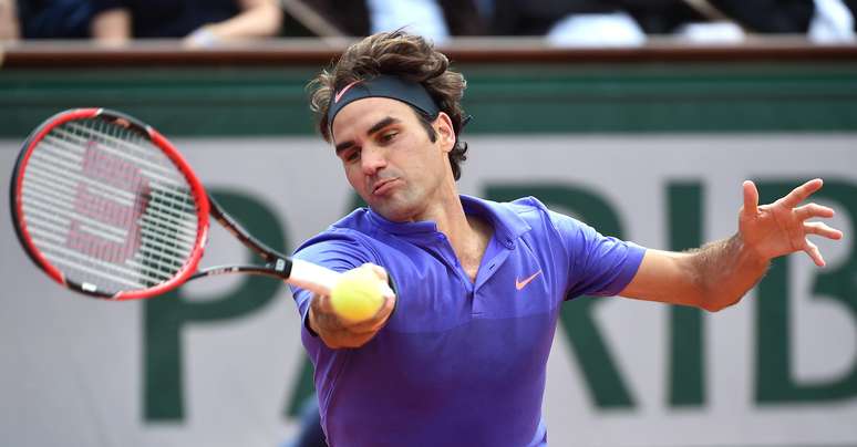 Roger Federer avança em Roland Garros