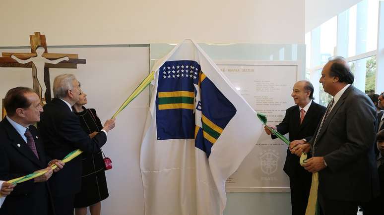 Inauguração de placa com o nome de José Maria Marin contou com a presença do próprio dirigente e de Del Nero