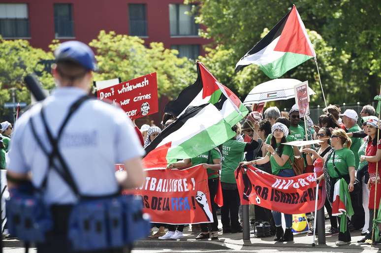 Eleição da Fifa teve protesto de manifestantes pró-Palestina em Zurique