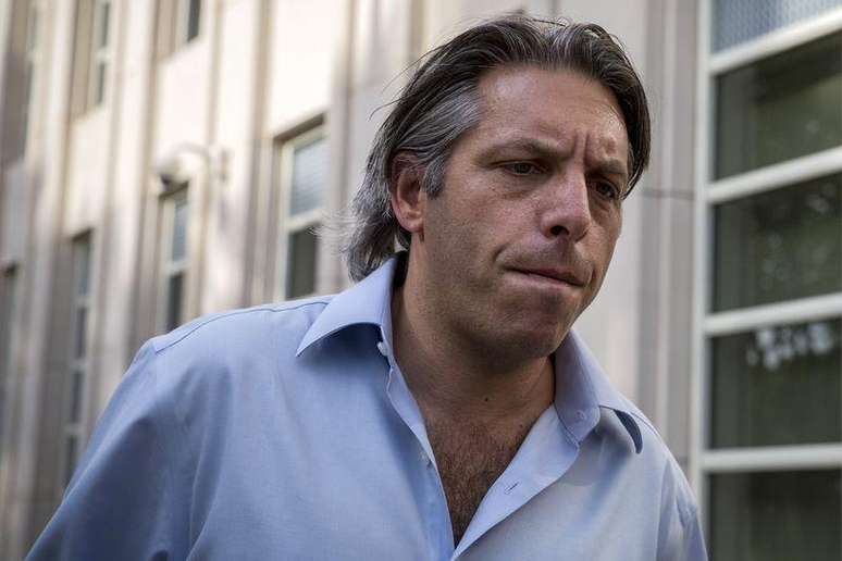 O chefe da companhia brasileira de marketing esportivo Traffic nos Estados Unidos, Aaron Davidson, deixa o tribunal federal do Brooklyn, em Nova York, nesta sexta-feira. 29/05/2015