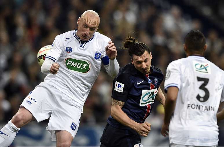 Auxerre n&atilde;o foi p&aacute;reo ao poderoso PSG de Ibrahimovic no Stade France