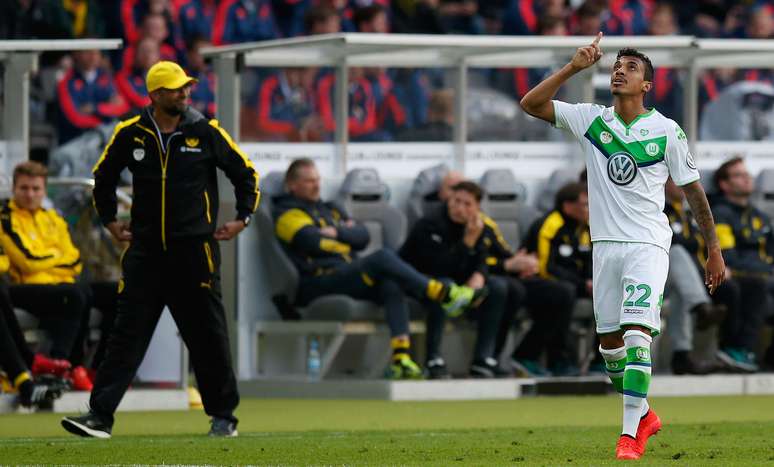 Luiz Gustavo fez gol na final da Copa da Alemanha mesmo já lesionado