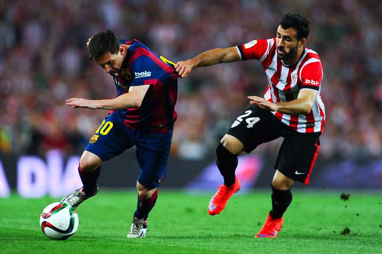 Messi fez fila antes de anotar um gol de placa no Camp Nou