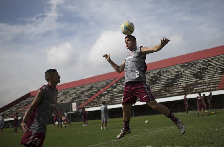 América-RJ consegue pagar em média R$ 1500 de salário aos jogadores