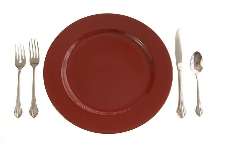 Pratos vermelhos dão à comida menos contraste, o que a faz ser menos desejável