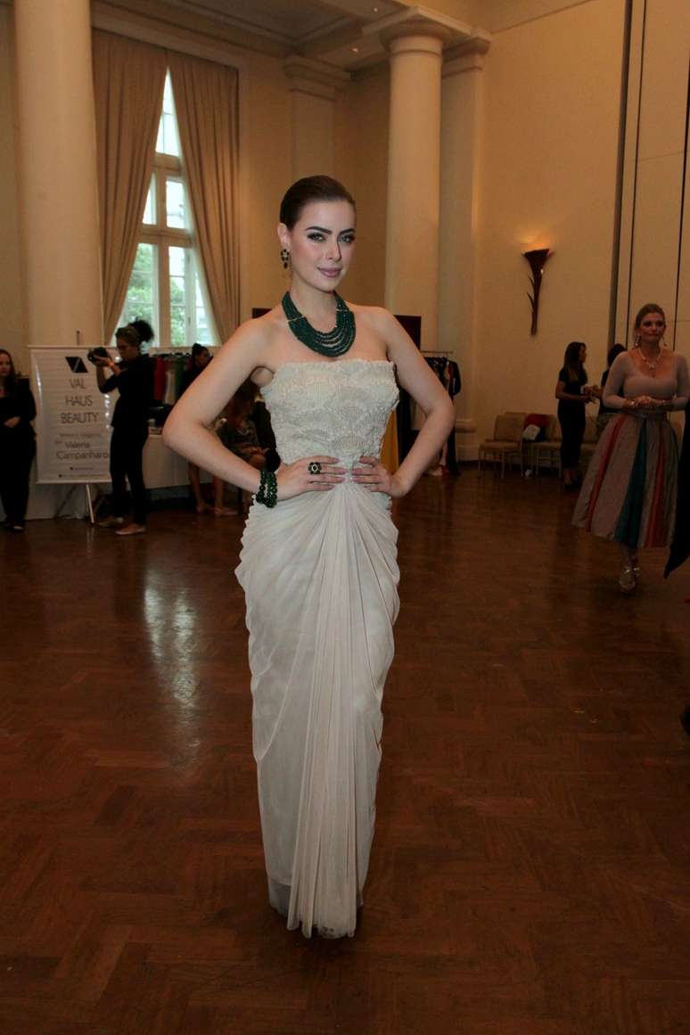 Rayanne Moraes marca presen&ccedil;a no Fashion Tea