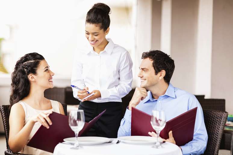 Professor recomenda que pedido seja feito logo após chegar no restaurante