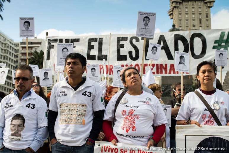 Protestos s&atilde;o realizados no Uruguai durante visita de familiares e sobreviventes 