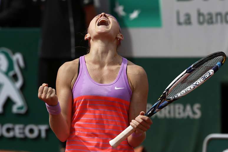 Safarova embalou ap&oacute;s vit&oacute;ria sobre Sharapova 