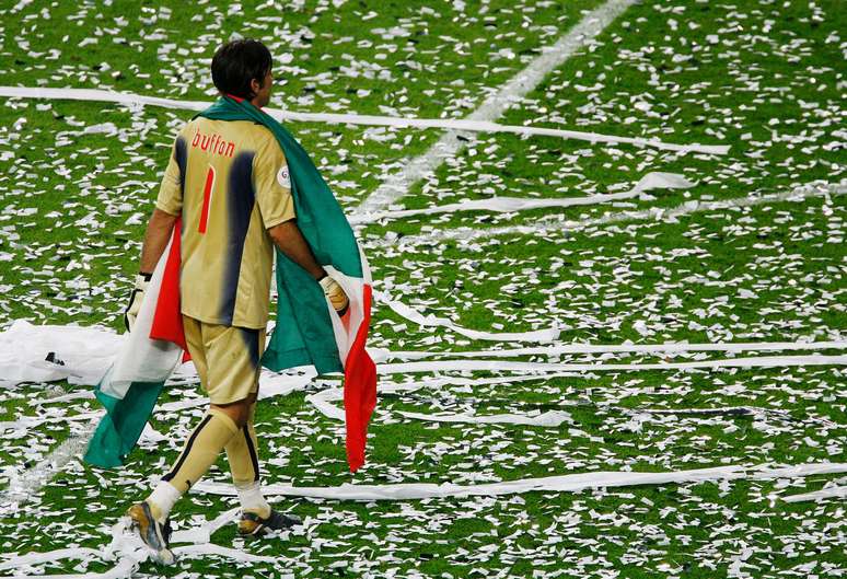 Copa do Mundo ele já tem: em 2006, faturou a principal taça do futebol com a seleção da Itália
