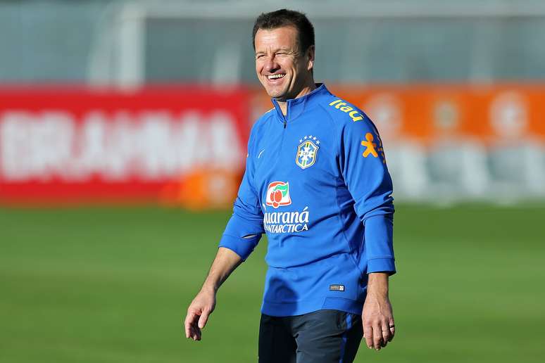 Dunga começa a armar a Seleção para a Copa América