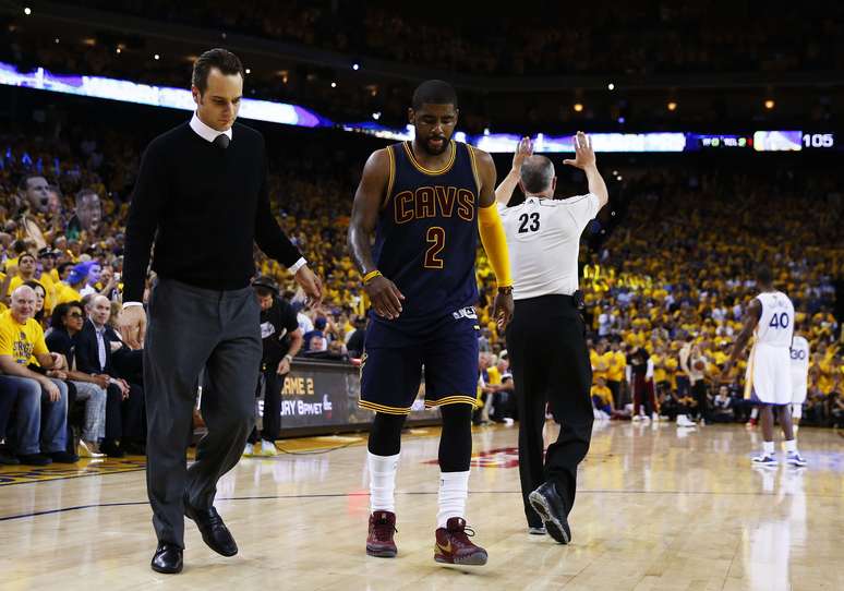 Kyrie Irving agravou lesão com participação na final da NBA, e agora desfalcará os Cavs