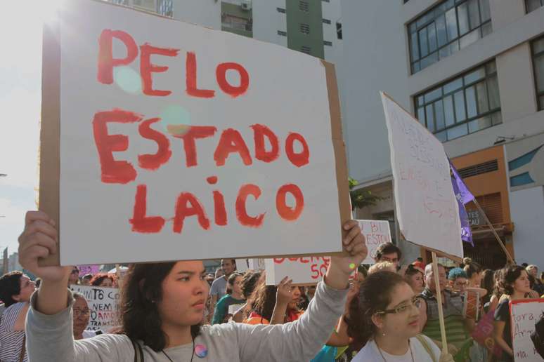 Manifestantes também saíram em defesa do Estado laico e não pouparam críticas ao presidente da Câmara, Eduardo Cunha (PMDB-RJ), que é evangélico
