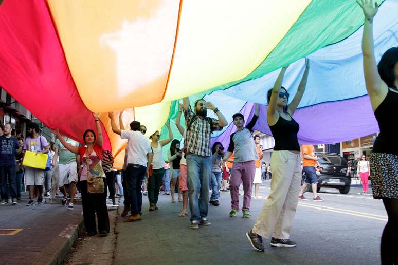 Cerca de 300 manifestantes acompanharam a caminhada pelas ruas do centro