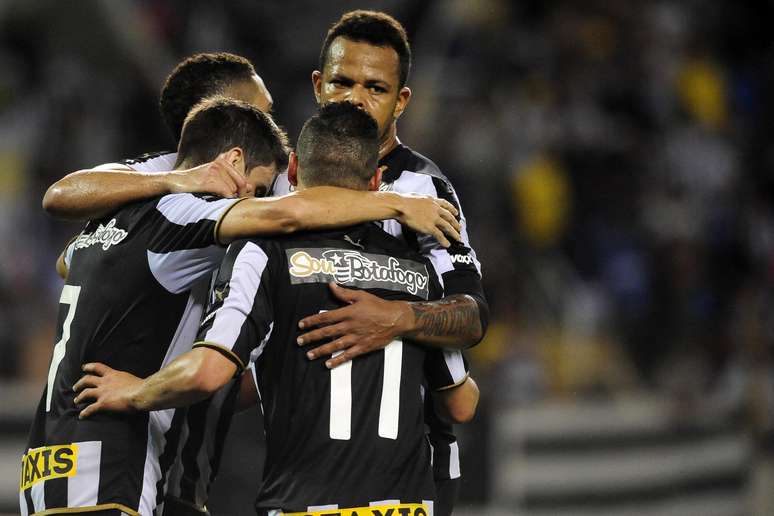 Botafogo tem começo tranquilo na Série B