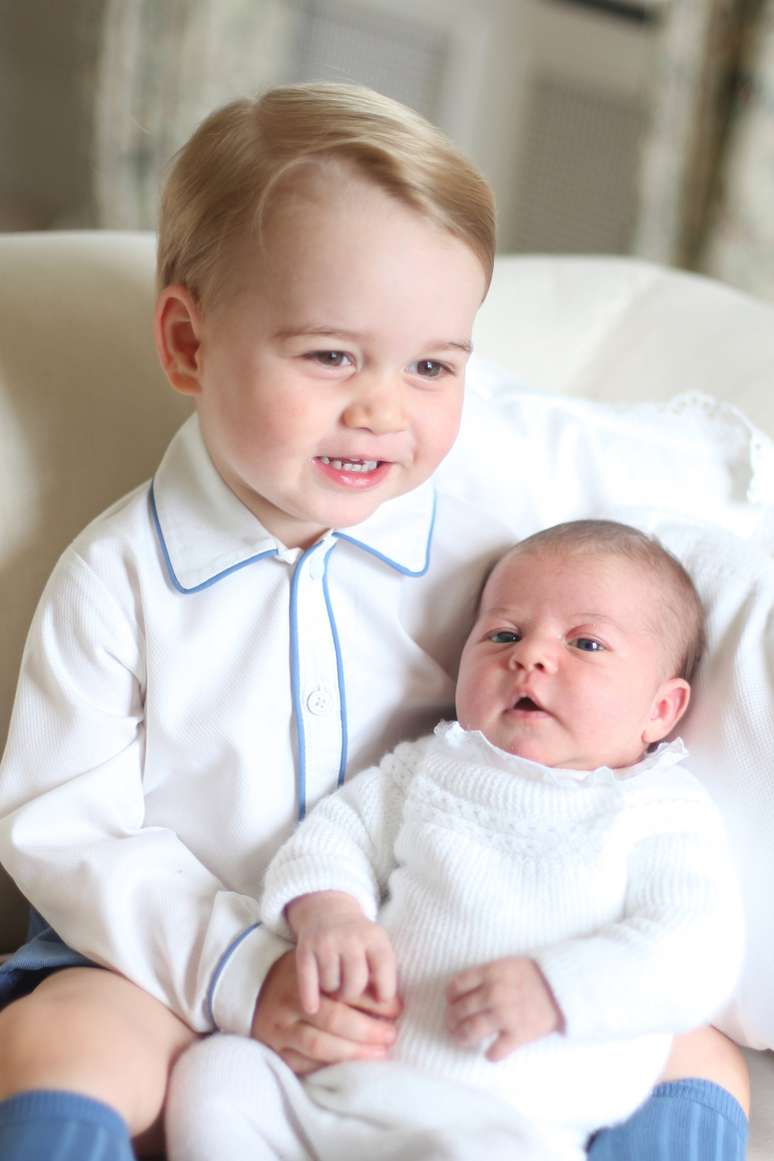 Mais novos integrantes da família real ainda não haviam sido fotografados juntos