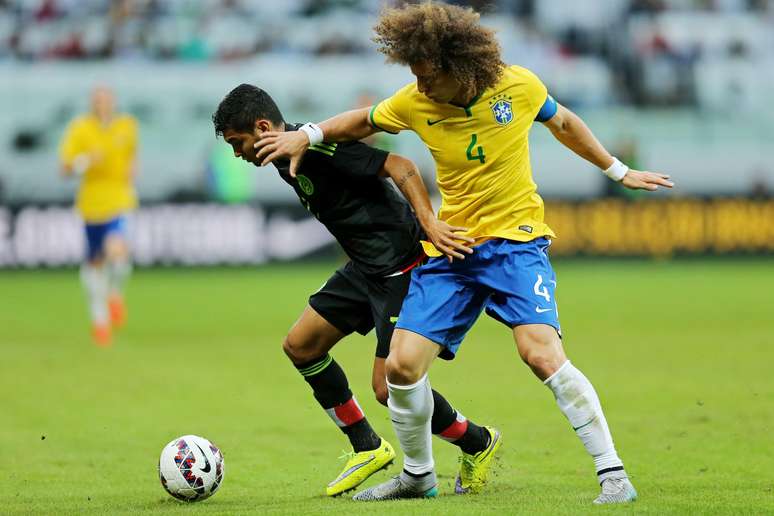 Sem Neymar, David Luiz foi o capitão da Seleção