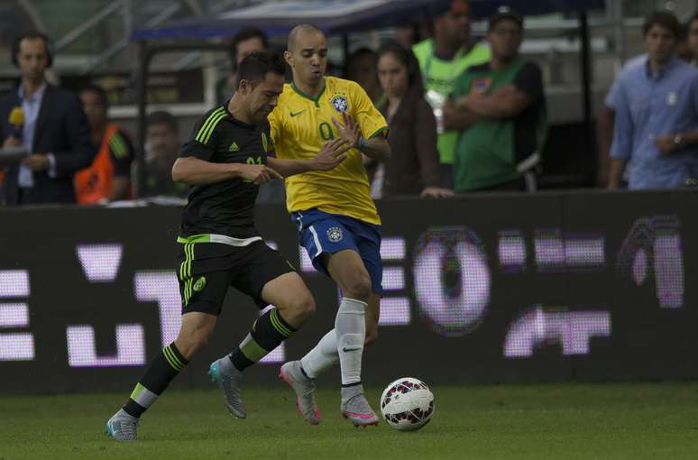 Diego Tardelli fez gol e se movimentou muito contra o México