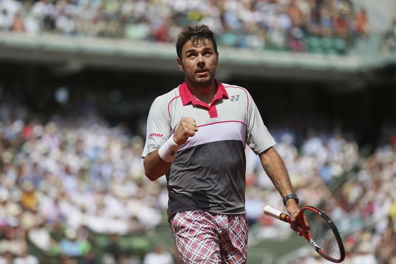 Wawrinka virou para cima de Djokovic e manteve &#034;jejum&#034; do sérvio em Roland Garros