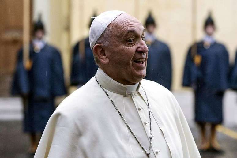 Papa Francisco antes de audiência com a presidente argentina, Cristina Kirchner, no Vaticano. 07/06/2015