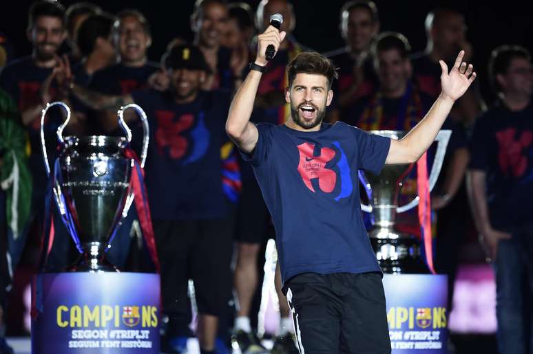 Piqué levou a torcida do Barça ao delírio com provocação a Cristiano Ronaldo