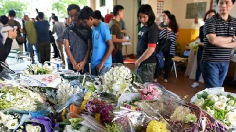 Malaios prestam homenagem aos alpinistas que morreram no terremoto