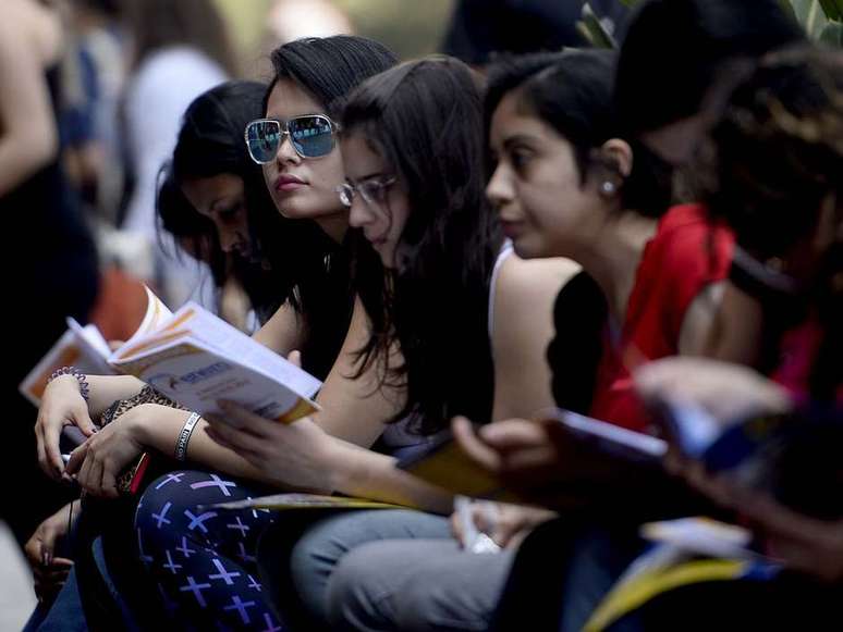 Hoje, mais de 2,1 milhões de estudantes de instituições de educação superior privadas utilizam-se do financiamento para cursar o ensino superior