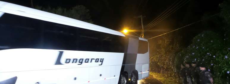 Ônibus levou Seleção até o "esconderijo" em Viamão