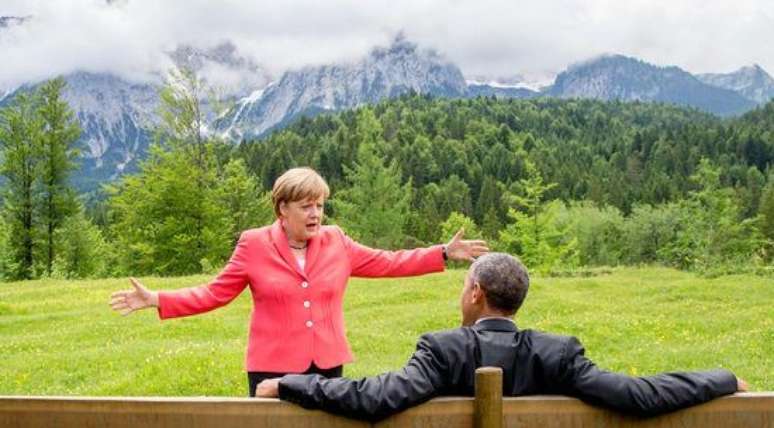 Foto original: imagem de conversa entre os dois líderes políticos inspirou brincadeiras na internet