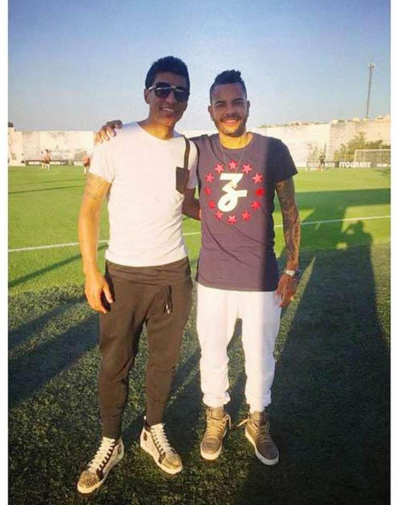 Paulinho e Dentinho durante treino do Corinthians