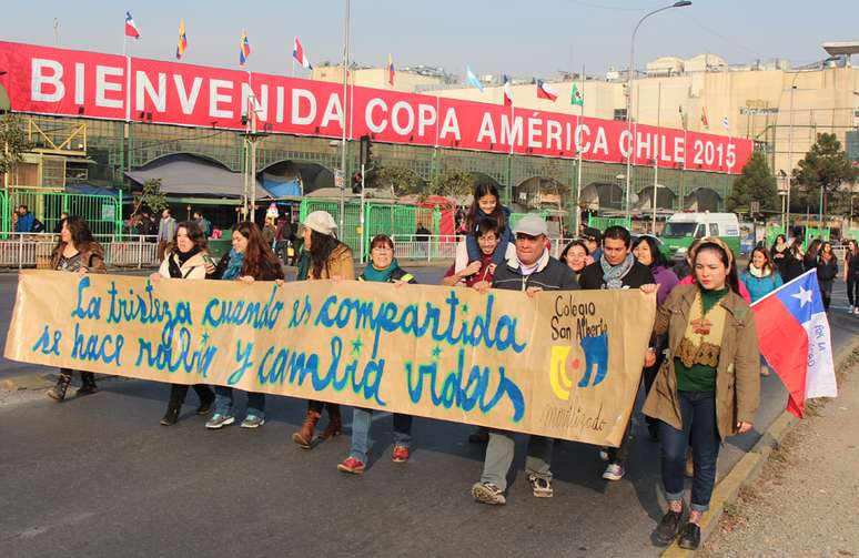 Estudantes chilenos vão às ruas na véspera da abertura da Copa América