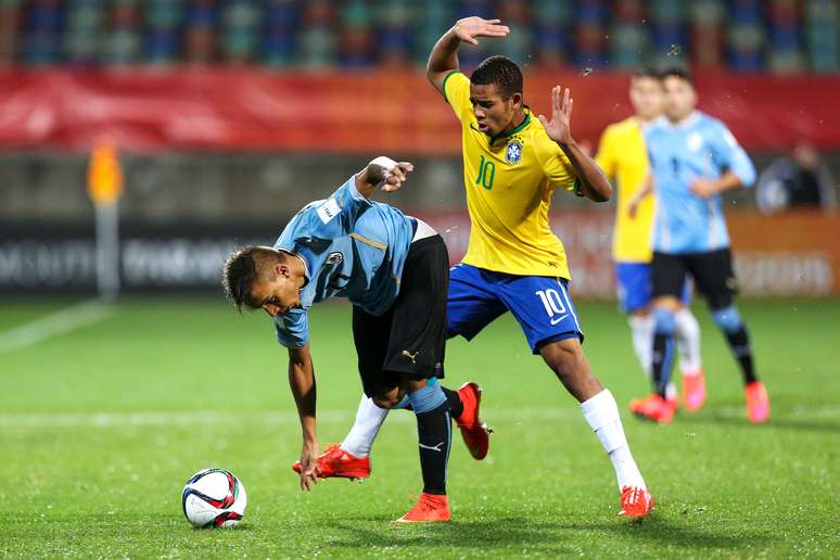 Brasil, de Gabriel Jesus, dominou Uruguai, mas só avançou nos pênaltis