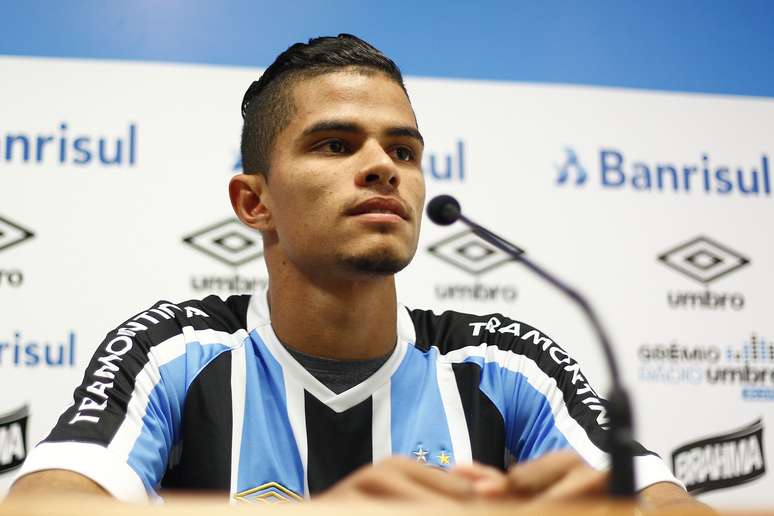 Lucas Ramon é opção para a lateral direita do Grêmio