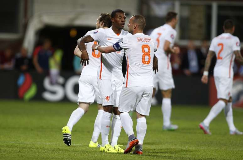 Holanda comemora um dos gols do duelo