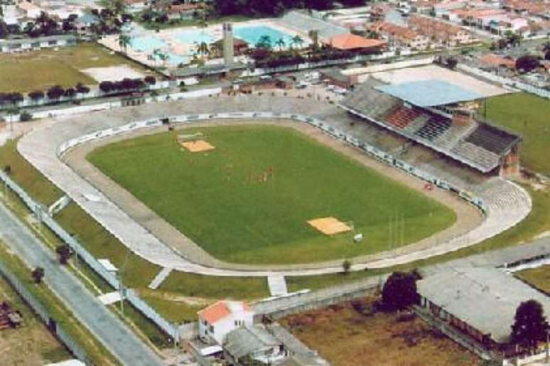 Sede do Paraná à venda reforça o 'fim das piscinas'. Lembre clubes