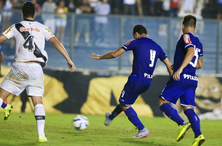 Leandro Dami&atilde;o abriu o placar para o Cruzeiro no primeiro tempo