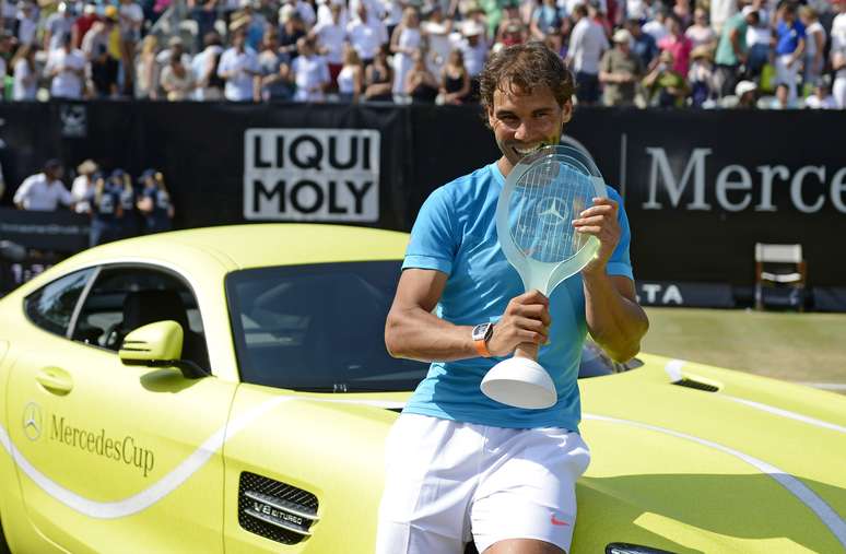 Rafael Nadal comemora conquista em Stuttgart