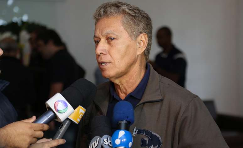 Volante Clodoaldo compareceu ao vel&oacute;rio de Zito