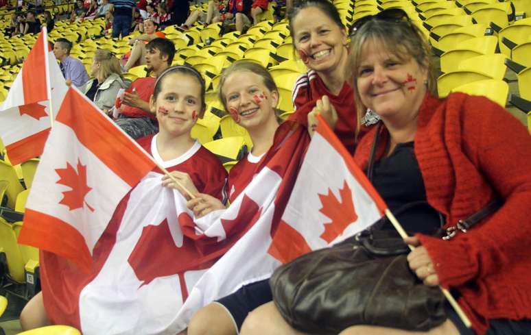 Jogo De MONTREAL, De CANADÁ, Canadense E Americano De NHL, Estádio