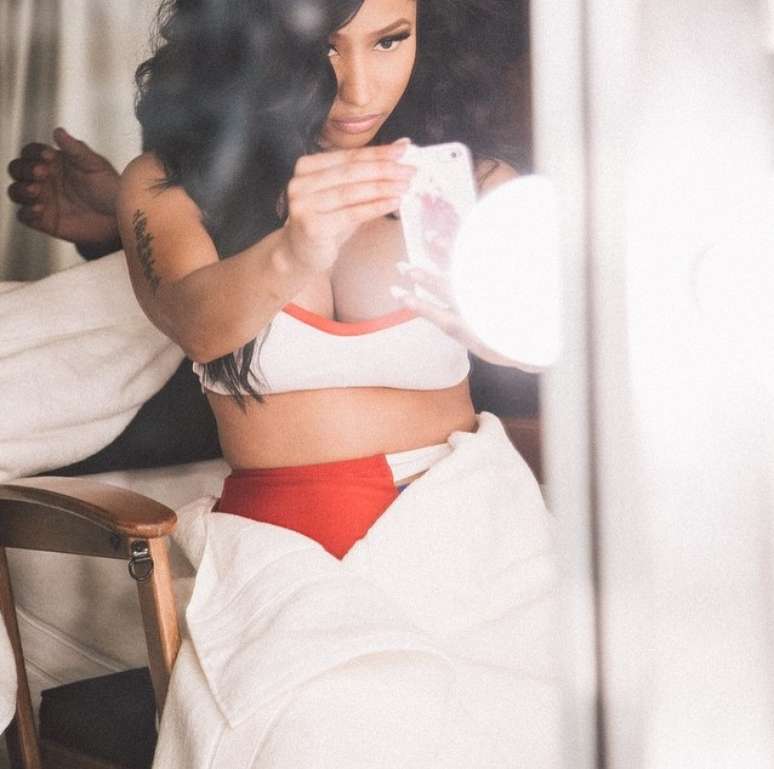 Nicki Minaj fez ensaio sexy em seu Instagram nesta segunda (15)