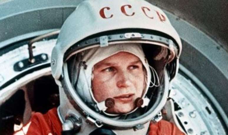 Valentina Vladimirovna Tereshkova tornou-se a primeira mulher do mundo a ir para o espaço