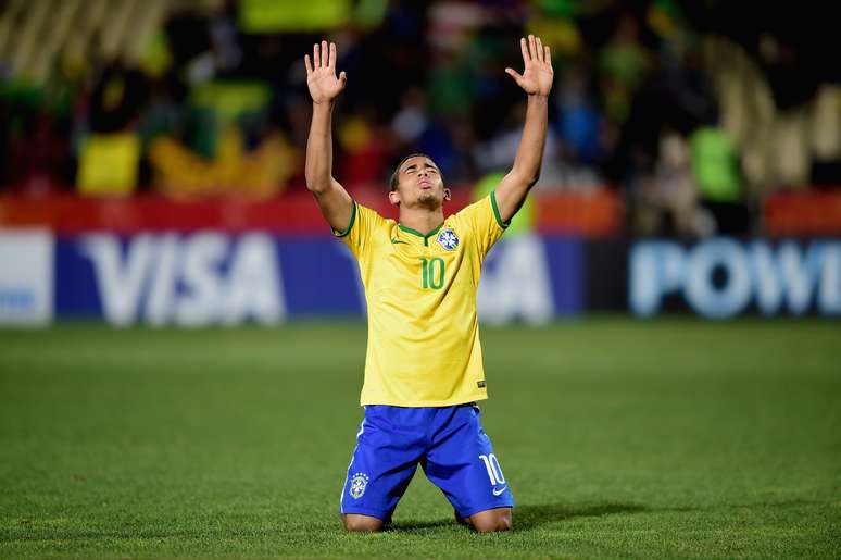 Gabriel Jesus veste a camisa 10 e é titular da Seleção Brasileira no torneio