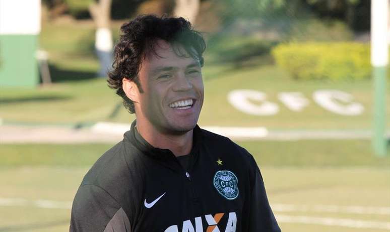 Centroavante, após rescindir judicialmente com o Grêmio, foi apresentado nesta semana pelo Coritiba