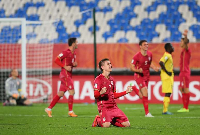 Seleção sérvia sofreu muito para superar Mali na prorrogação