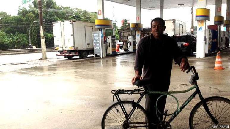 Renato Agostinho diz que j&aacute; foi atropelado durante pedalada em via expressa na Baixada Santista