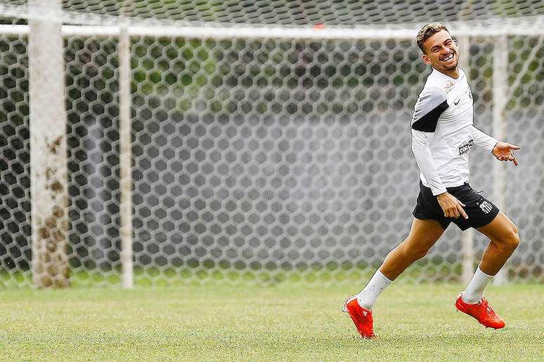 Lucas Lima pode permanecer no Santos até dezembro